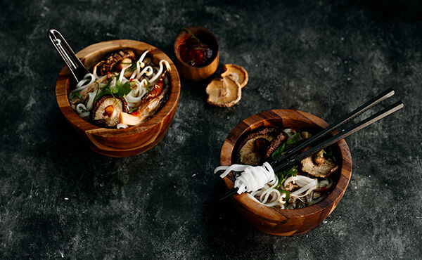 Un bouillon de ramen vegan pour votre brunch