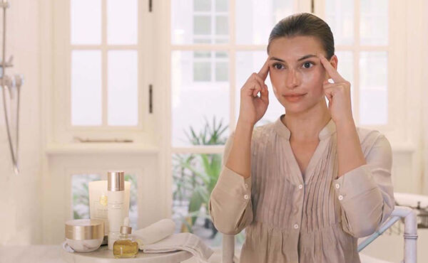 Add radiance to your skin in minutes with face reflexology