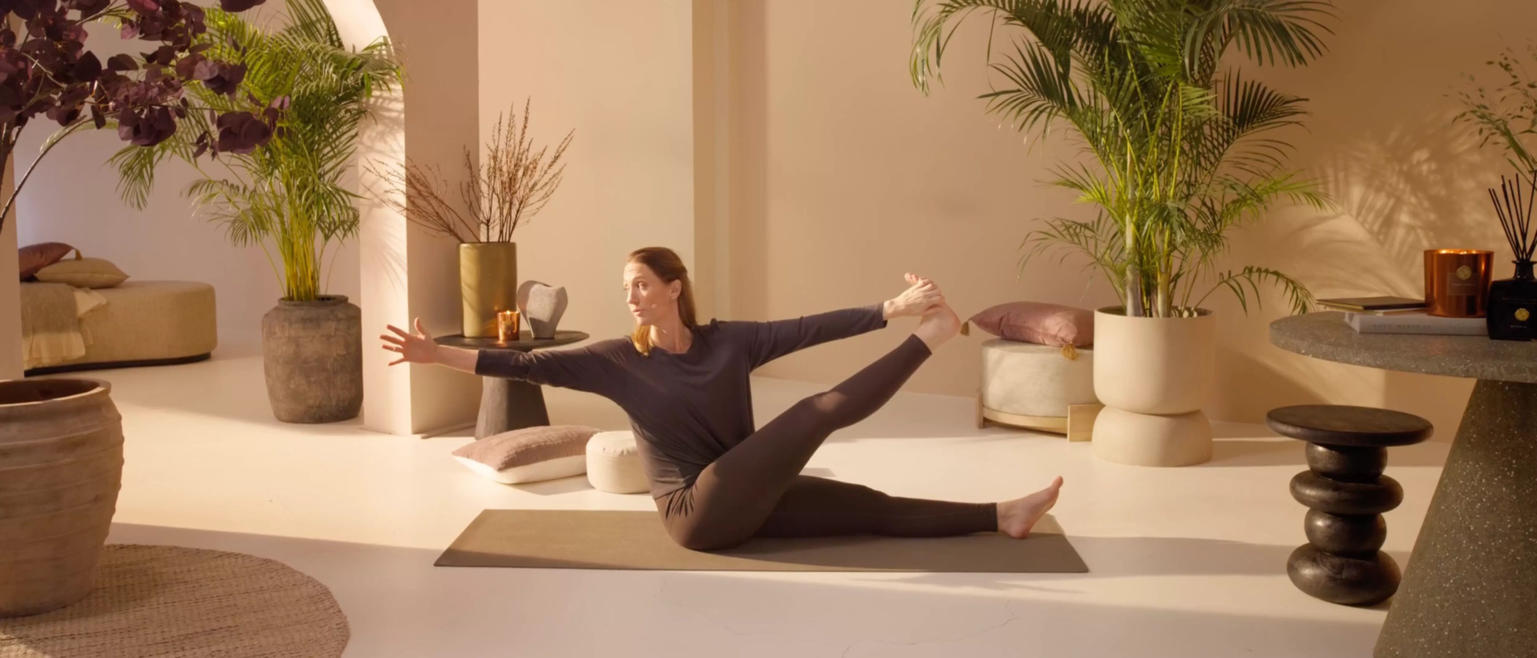 Embrace the power of the full moon with this renewing yoga flow